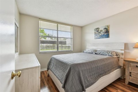 Condominio en venta en Saint Petersburg, Florida, 2 dormitorios, 96.15 m2 № 1875960 - foto 17