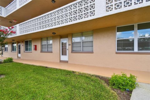 Condominio en venta en Saint Petersburg, Florida, 2 dormitorios, 96.15 m2 № 1875960 - foto 2