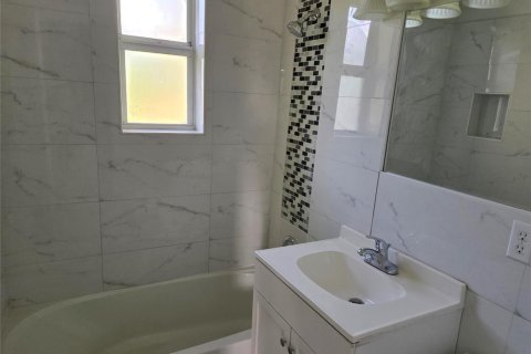 Villa ou maison à vendre à Pompano Beach, Floride: 4 chambres, 103.77 m2 № 2431435 - photo 12