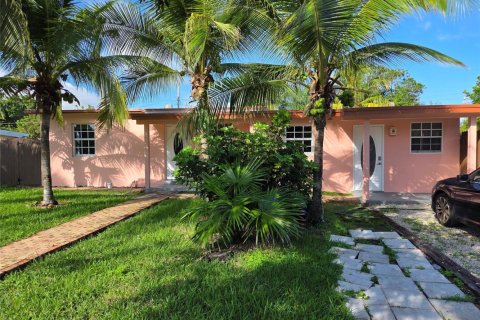 Villa ou maison à vendre à Pompano Beach, Floride: 4 chambres, 103.77 m2 № 2431435 - photo 4