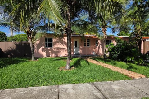 Villa ou maison à vendre à Pompano Beach, Floride: 4 chambres, 103.77 m2 № 2431435 - photo 3