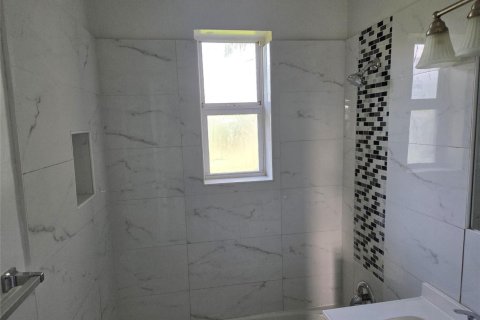 Villa ou maison à vendre à Pompano Beach, Floride: 4 chambres, 103.77 m2 № 2431435 - photo 18