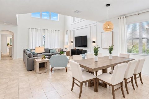 House in Kissimmee, Florida 5 bedrooms, 278.34 sq.m. № 2429250 - photo 8