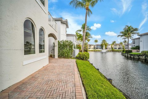 Villa ou maison à vendre à Aventura, Floride: 4 chambres, 230.58 m2 № 1966762 - photo 20