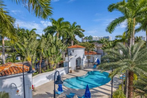 House in Aventura, Florida 4 bedrooms, 230.58 sq.m. № 1966762 - photo 15