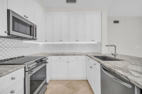 Villa ou maison à vendre à Aventura, Floride: 4 chambres, 230.58 m2 № 1966762 - photo 15