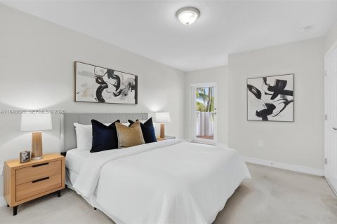 House in Aventura, Florida 4 bedrooms, 230.58 sq.m. № 1966762 - photo 11