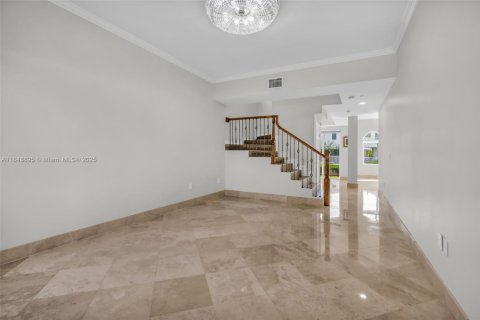 Villa ou maison à vendre à Aventura, Floride: 4 chambres, 230.58 m2 № 1966762 - photo 5