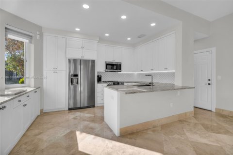 Villa ou maison à vendre à Aventura, Floride: 4 chambres, 230.58 m2 № 1966762 - photo 12