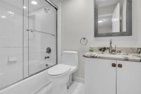 Villa ou maison à vendre à Aventura, Floride: 4 chambres, 230.58 m2 № 1966762 - photo 24