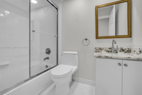 House in Aventura, Florida 4 bedrooms, 230.58 sq.m. № 1966762 - photo 21