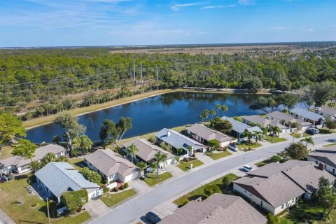 House in Englewood, Florida 2 bedrooms, 132.01 sq.m. № 2205705 - photo 6