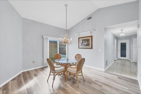 House in Englewood, Florida 2 bedrooms, 132.01 sq.m. № 2205705 - photo 19
