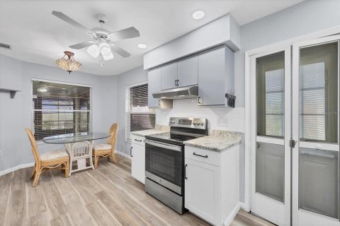 House in Englewood, Florida 2 bedrooms, 132.01 sq.m. № 2205705 - photo 23