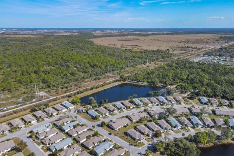House in Englewood, Florida 2 bedrooms, 132.01 sq.m. № 2205705 - photo 4