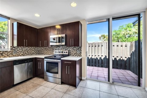 Townhouse in Boca Raton, Florida 3 bedrooms, 158.86 sq.m. № 1889505 - photo 2