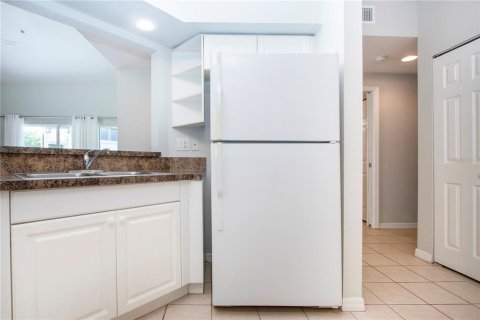 Condo in Bradenton, Florida, 2 bedrooms  № 1914221 - photo 23