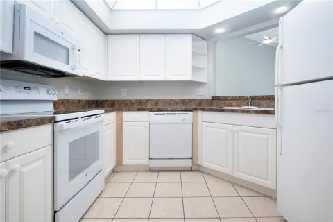 Condo in Bradenton, Florida, 2 bedrooms  № 1914221 - photo 22