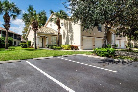 Condo in Bradenton, Florida, 2 bedrooms  № 1914221 - photo 5