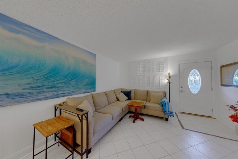 Copropriété à louer à Saint Petersburg, Floride: 1 chambre, 85.93 m2 № 2425996 - photo 2