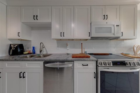Copropriété à louer à Saint Petersburg, Floride: 1 chambre, 85.93 m2 № 2425996 - photo 22