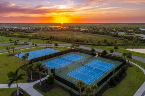 Townhouse in Sarasota, Florida 3 bedrooms, 144.46 sq.m. № 1838898 - photo 2
