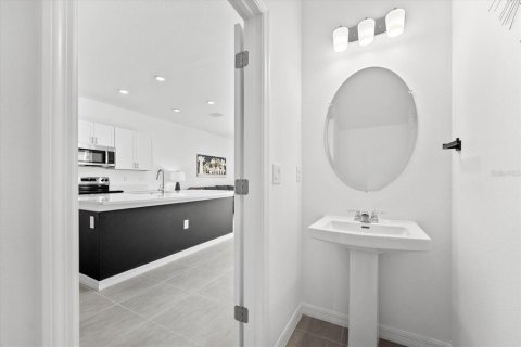 Townhouse in Sarasota, Florida 3 bedrooms, 144.46 sq.m. № 1838898 - photo 13