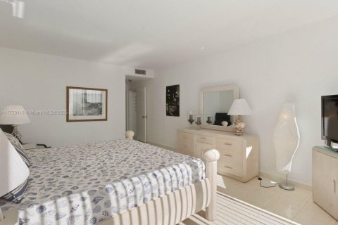 Condominio en alquiler en Hollywood, Florida, 2 dormitorios, 124.49 m2 № 1695153 - foto 19