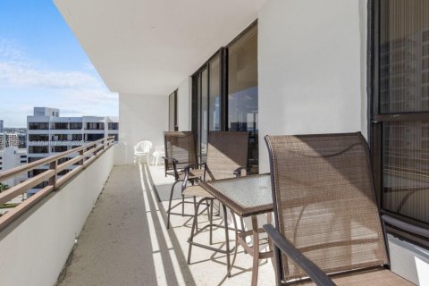 Condominio en alquiler en Hollywood, Florida, 2 dormitorios, 124.49 m2 № 1695153 - foto 24