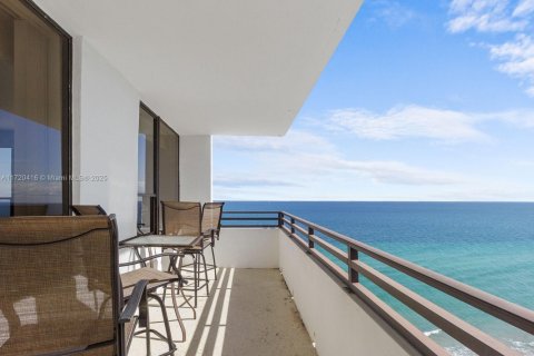Condominio en alquiler en Hollywood, Florida, 2 dormitorios, 124.49 m2 № 1695153 - foto 25