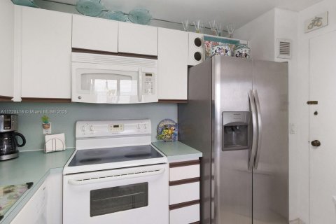 Condominio en alquiler en Hollywood, Florida, 2 dormitorios, 124.49 m2 № 1695153 - foto 8