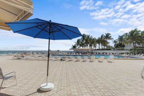 Condominio en alquiler en Hollywood, Florida, 2 dormitorios, 124.49 m2 № 1695153 - foto 29