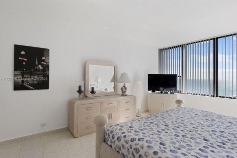 Condominio en alquiler en Hollywood, Florida, 2 dormitorios, 124.49 m2 № 1695153 - foto 18