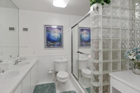 Condominio en alquiler en Hollywood, Florida, 2 dormitorios, 124.49 m2 № 1695153 - foto 15