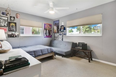 Villa ou maison à vendre à Miami, Floride: 4 chambres, 212.75 m2 № 2004589 - photo 12