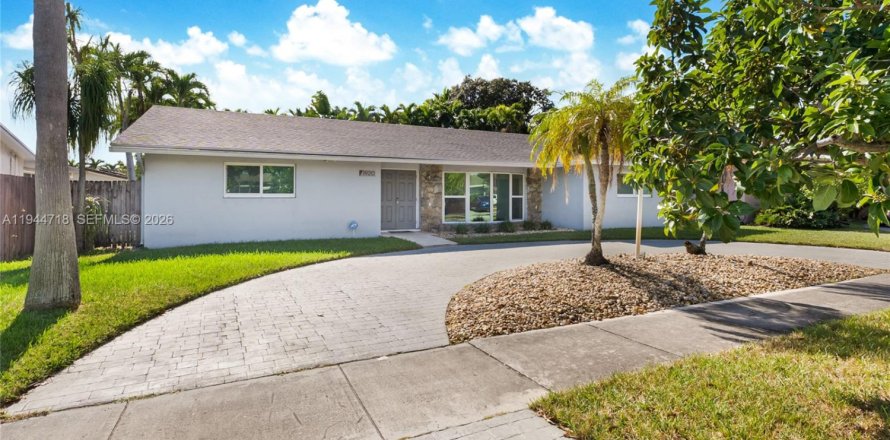 Villa ou maison à Miami, Floride 4 chambres, 212.75 m2 № 2004589