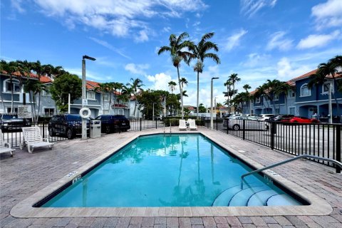 Купить таунхаус в Норт-Майами, Флорида 2 спальни, 107.95м2, № 1958349 - фото 11