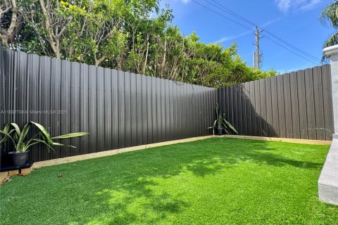 Купить таунхаус в Норт-Майами, Флорида 2 спальни, 107.95м2, № 1958349 - фото 14