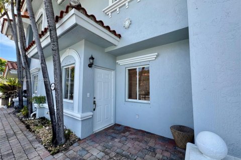 Купить таунхаус в Норт-Майами, Флорида 2 спальни, 107.95м2, № 1958349 - фото 2