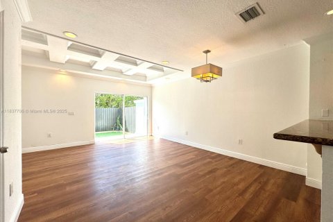 Купить таунхаус в Норт-Майами, Флорида 2 спальни, 107.95м2, № 1958349 - фото 26