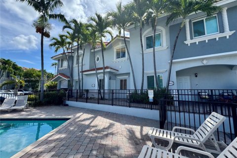 Купить таунхаус в Норт-Майами, Флорида 2 спальни, 107.95м2, № 1958349 - фото 9