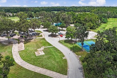 House in Brooksville, Florida 4 bedrooms, 171.96 sq.m. № 2151658 - photo 8