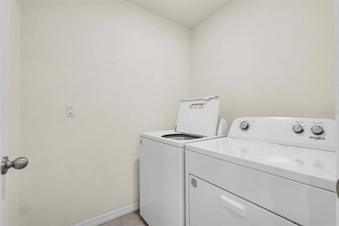 House in Brooksville, Florida 4 bedrooms, 171.96 sq.m. № 2151658 - photo 24