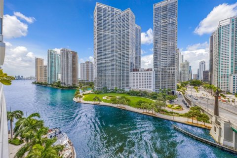 Condo in Miami, Florida, 2 bedrooms № 2057431