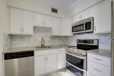Condominio en Delray Beach, Florida, 2 dormitorios № 2147069