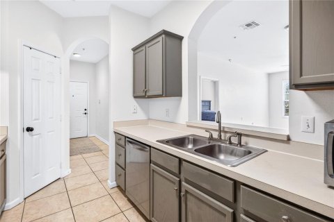 Condo in Orlando, Florida, 3 bedrooms  № 2095544 - photo 13