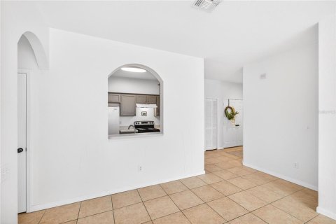 Condo in Orlando, Florida, 3 bedrooms  № 2095544 - photo 10