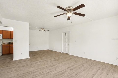 Condominio en venta en Sanford, Florida, 2 dormitorios, 90.58 m2 № 2204560 - foto 6