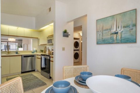 Condo in Bradenton, Florida, 2 bedrooms  № 1793232 - photo 12