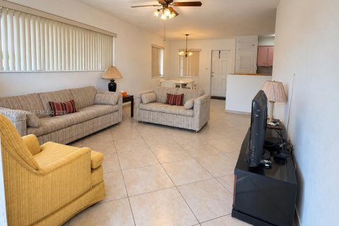 Appartement à louer à Hollywood, Floride: 1 chambre, 60.39 m2 № 2424929 - photo 2
